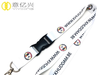 The difference between nylon lanyard vs polyester lanyard - Yiyixing