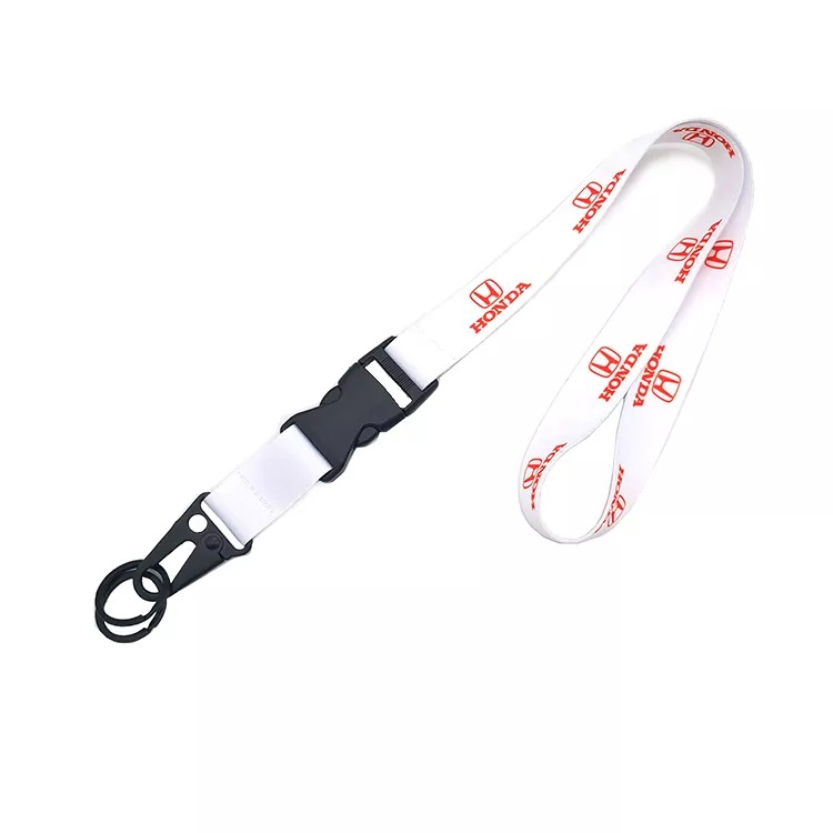 The difference between polyester lanyard and nylon lanyard