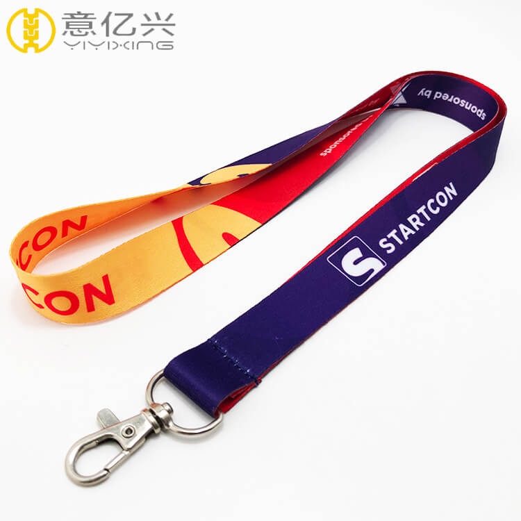 What aspects should be paid attention to when customizing lanyards